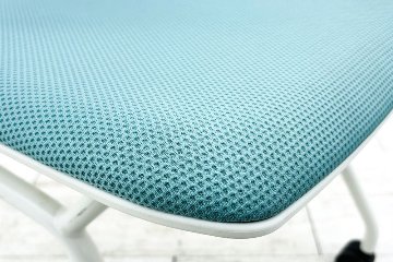 オカムラ ルナチェア 中古 肘付 Runa ミーティングチェア ネスティングチェア 会議椅子 中古オフィス家具 セージの画像