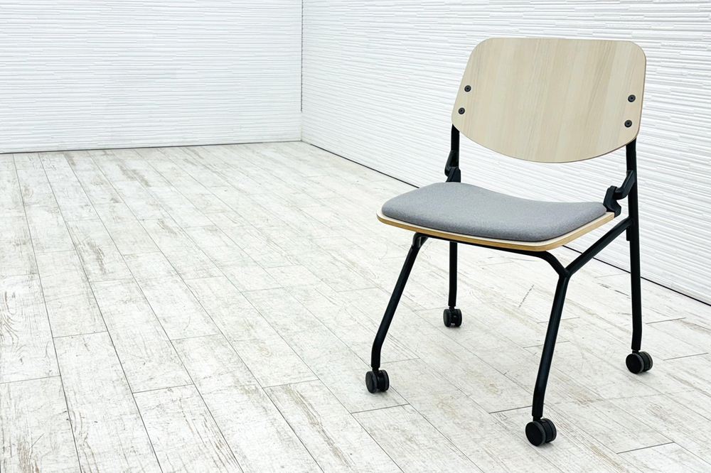 オカムラ ライブス ネスティングチェア 中古 Lives Nesting Chair ミーティングチェア 会議椅子 中古オフィス家具 グレーの画像