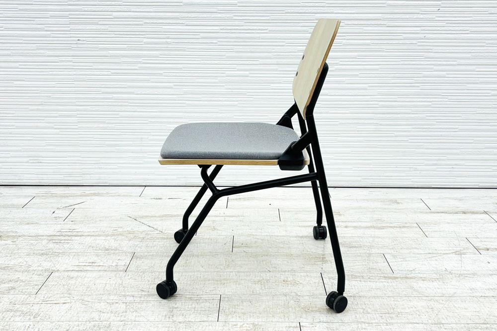 オカムラ ライブス ネスティングチェア 中古 Lives Nesting Chair ミーティングチェア 会議椅子 中古オフィス家具 グレーの画像