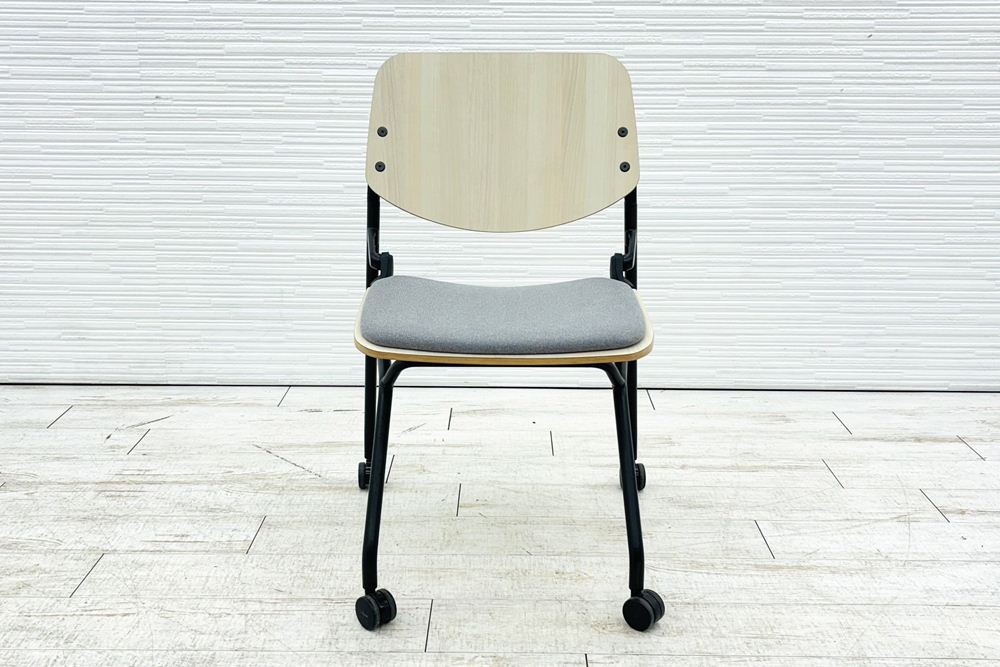 オカムラ ライブス ネスティングチェア 中古 Lives Nesting Chair ミーティングチェア 会議椅子 中古オフィス家具 グレーの画像