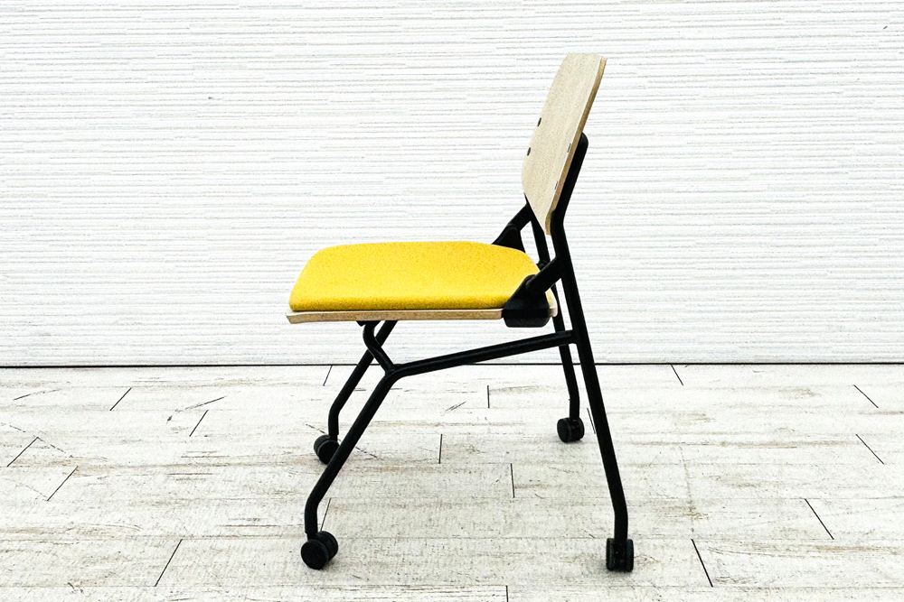 オカムラ ライブス ネスティングチェア 中古 Lives Nesting Chair ミーティングチェア 会議椅子 中古オフィス家具 イエローの画像