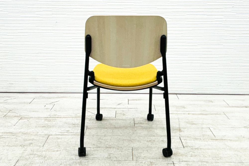 オカムラ ライブス ネスティングチェア 中古 Lives Nesting Chair ミーティングチェア 会議椅子 中古オフィス家具 イエローの画像