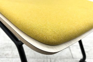 オカムラ ライブス ネスティングチェア 中古 Lives Nesting Chair ミーティングチェア 会議椅子 中古オフィス家具 イエローの画像