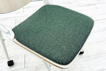 オカムラ ライブス ネスティングチェア 中古 Lives Nesting Chair ミーティングチェア 会議椅子 中古オフィス家具 ダークグリーンの画像