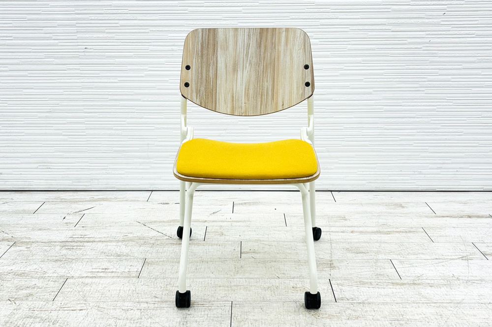 オカムラ ライブス ネスティングチェア 中古 Lives Nesting Chair ミーティングチェア 会議椅子 中古オフィス家具 イエローの画像