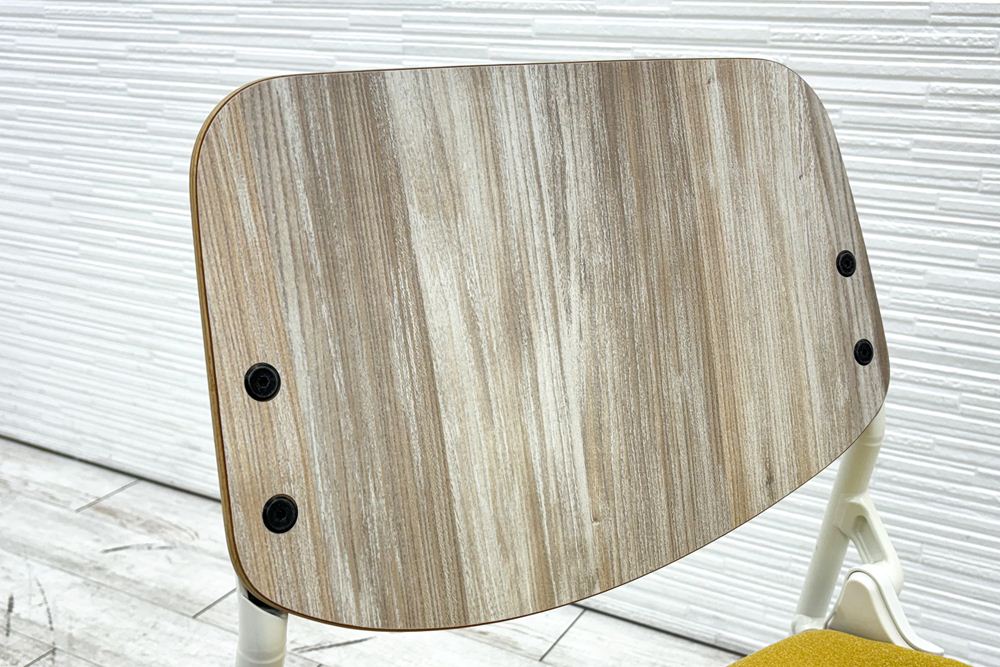オカムラ ライブス ネスティングチェア 中古 Lives Nesting Chair ミーティングチェア 会議椅子 中古オフィス家具 イエローの画像