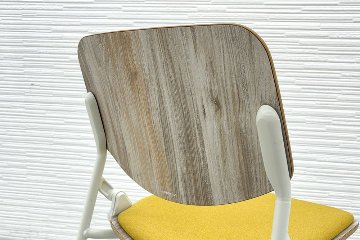 オカムラ ライブス ネスティングチェア 中古 Lives Nesting Chair ミーティングチェア 会議椅子 中古オフィス家具 イエローの画像