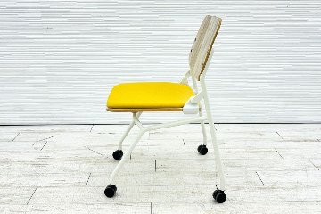 オカムラ ライブス ネスティングチェア 中古 Lives Nesting Chair ミーティングチェア 会議椅子 中古オフィス家具 イエローの画像