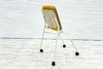 オカムラ ライブス ネスティングチェア 中古 Lives Nesting Chair ミーティングチェア 会議椅子 中古オフィス家具 イエローの画像