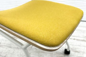 オカムラ ライブス ネスティングチェア 中古 Lives Nesting Chair ミーティングチェア 会議椅子 中古オフィス家具 イエローの画像