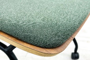 オカムラ ライブス ネスティングチェア 中古 Lives Nesting Chair ミーティングチェア 会議椅子 中古オフィス家具 ダークグリーンの画像
