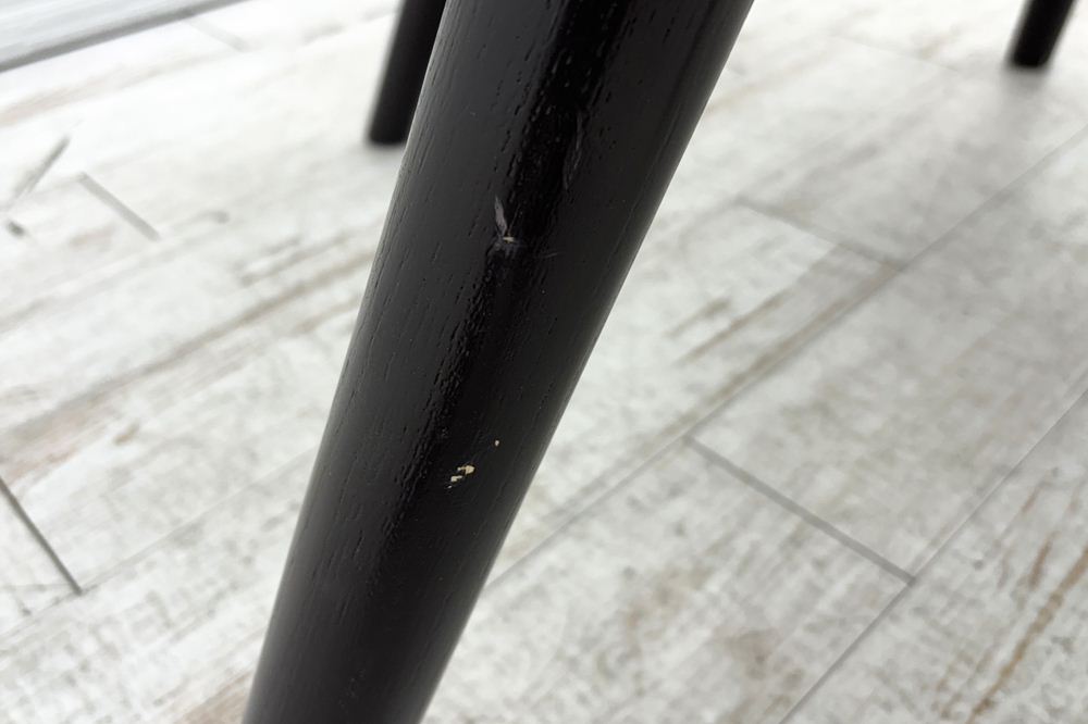 デフォルム プライバシーチェア 中古 ラウンジチェア Pod PET Felt Privacy Chair 中古オフィス家具 フレーム/ブラウン クッション/ブラウンの画像