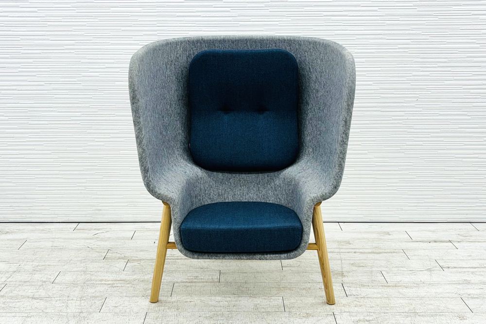 デフォルム プライバシーチェア 中古 ラウンジチェア Pod PET Felt Privacy Chair 中古オフィス家具 フレーム/グレー クッション/ブルーの画像
