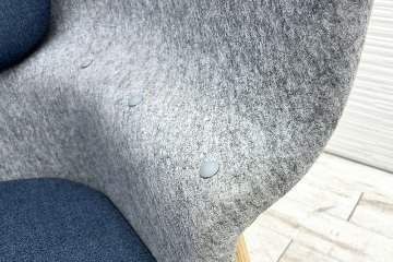 デフォルム プライバシーチェア 中古 ラウンジチェア Pod PET Felt Privacy Chair 中古オフィス家具 フレーム/グレー クッション/ブルーの画像