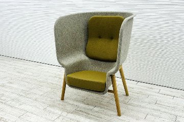 デフォルム プライバシーチェア 中古 ラウンジチェア Pod PET Felt Privacy Chair 中古オフィス家具 フレーム/グレー クッション/カーキの画像