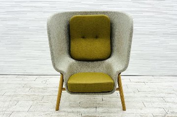 デフォルム プライバシーチェア 中古 ラウンジチェア Pod PET Felt Privacy Chair 中古オフィス家具 フレーム/グレー クッション/カーキの画像