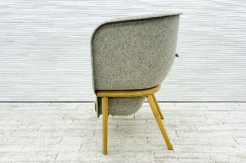 デフォルム プライバシーチェア 中古 ラウンジチェア Pod PET Felt Privacy Chair 中古オフィス家具 フレーム/グレー クッション/カーキの画像