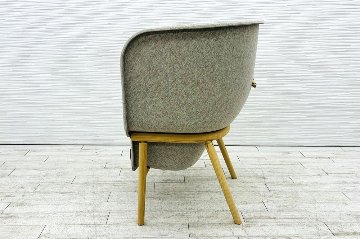 デフォルム プライバシーチェア 中古 ラウンジチェア Pod PET Felt Privacy Chair 中古オフィス家具 フレーム/グレー クッション/カーキの画像