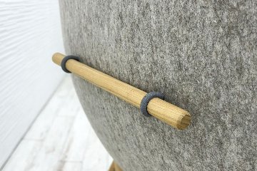 デフォルム プライバシーチェア 中古 ラウンジチェア Pod PET Felt Privacy Chair 中古オフィス家具 フレーム/グレー クッション/イエローの画像