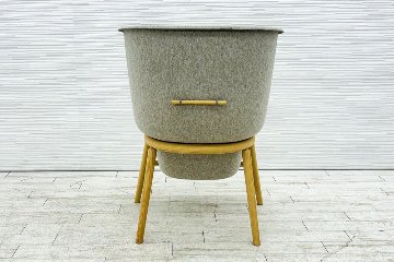 デフォルム プライバシーチェア 中古 ラウンジチェア Pod PET Felt Privacy Chair 中古オフィス家具 フレーム/グレー クッション/イエローの画像
