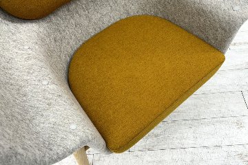 デフォルム プライバシーチェア 中古 ラウンジチェア Pod PET Felt Privacy Chair 中古オフィス家具 フレーム/グレー クッション/イエローの画像