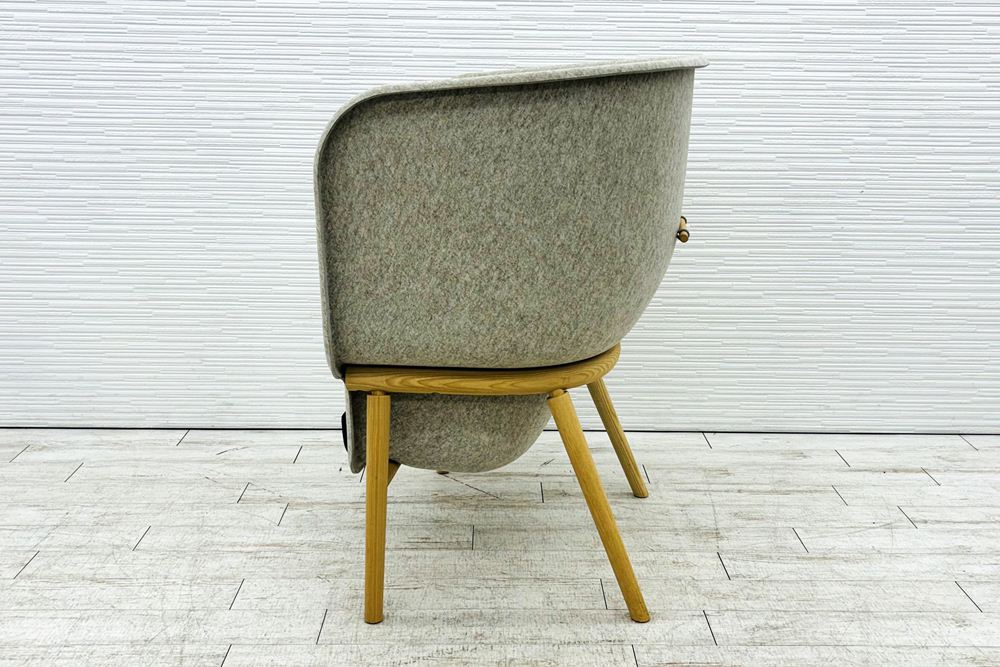 デフォルム プライバシーチェア 中古 ラウンジチェア Pod PET Felt Privacy Chair 中古オフィス家具 フレーム/グレー クッション/パープルの画像