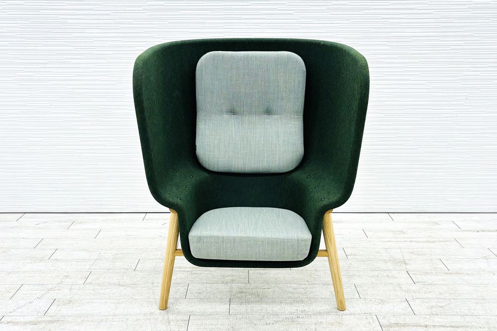 デフォルム プライバシーチェア 中古 ラウンジチェア Pod PET Felt Privacy Chair 中古オフィス家具 フレーム/グリーン クッション/グレーの画像