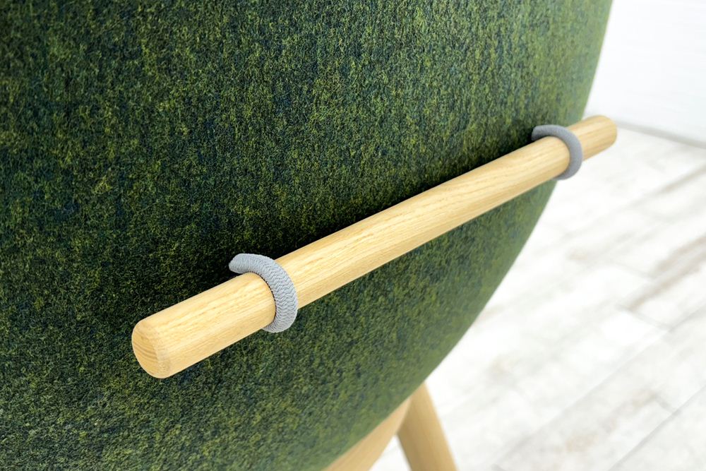 デフォルム プライバシーチェア 中古 ラウンジチェア Pod PET Felt Privacy Chair 中古オフィス家具 フレーム/グリーン クッション/グレーの画像