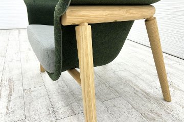 デフォルム プライバシーチェア 中古 ラウンジチェア Pod PET Felt Privacy Chair 中古オフィス家具 フレーム/グリーン クッション/グレーの画像