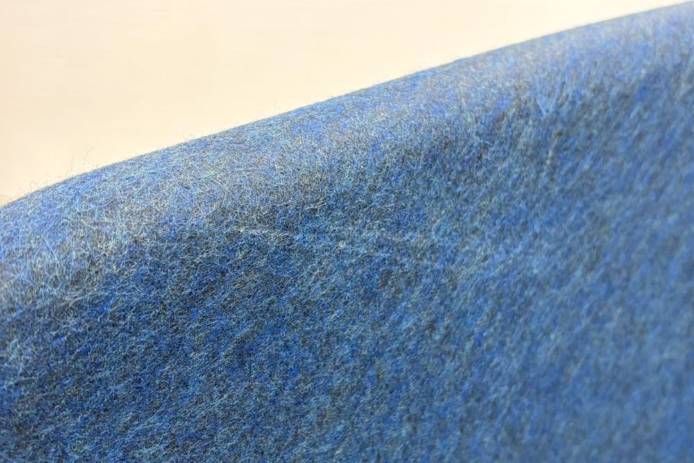 デフォルム プライバシーチェア 中古 ラウンジチェア Pod PET Felt Privacy Chair 中古オフィス家具 フレーム/ブルー クッション/グレーの画像