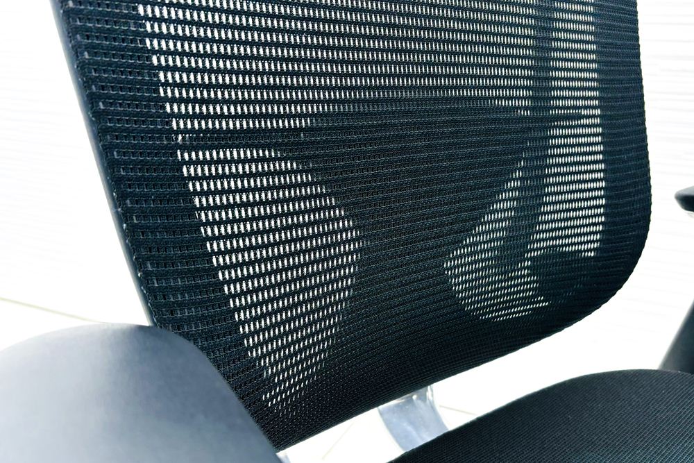 オカムラ コンテッサチェア 中古 OKAMURA Contessa ヘッドレスト付 ポリッシュフレーム クッション 中古オフィス家具 ブラックの画像