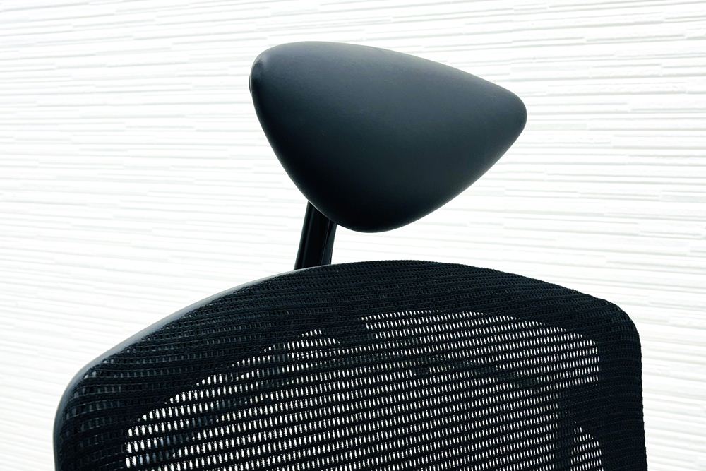 オカムラ コンテッサチェア 中古 OKAMURA Contessa ヘッドレスト付 ポリッシュフレーム クッション 中古オフィス家具 ブラックの画像