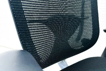 オカムラ コンテッサチェア 中古 OKAMURA Contessa ヘッドレスト付 ポリッシュフレーム クッション 中古オフィス家具 ブラックの画像