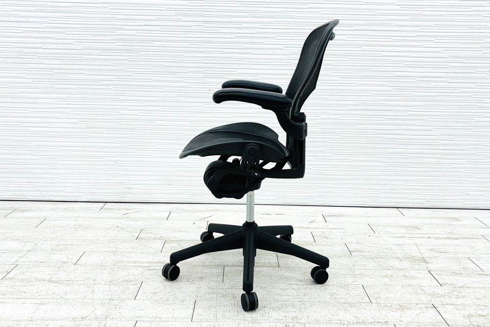 アーロンチェア 中古 Bサイズ ライト 【前傾チルト無し】 アーロン ハーマンミラー Aeron Chairs Herman Miller 中古オフィス家具の画像