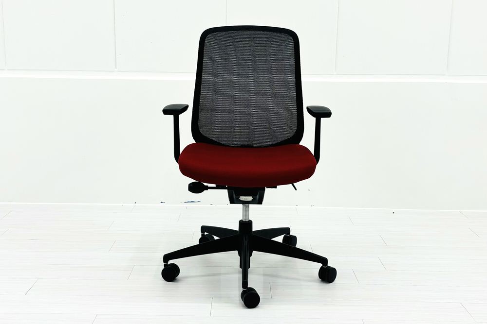 コクヨ シロッコチェア 中古 Scirocco(シロッコ)シリーズ 固定肘 KOKUYO 中古オフィス家具 背/ブラック 座/レッドの画像