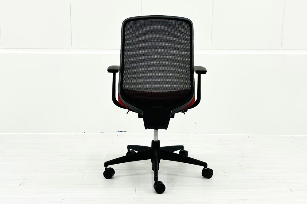 コクヨ シロッコチェア 中古 Scirocco(シロッコ)シリーズ 固定肘 KOKUYO 中古オフィス家具 背/ブラック 座/レッドの画像