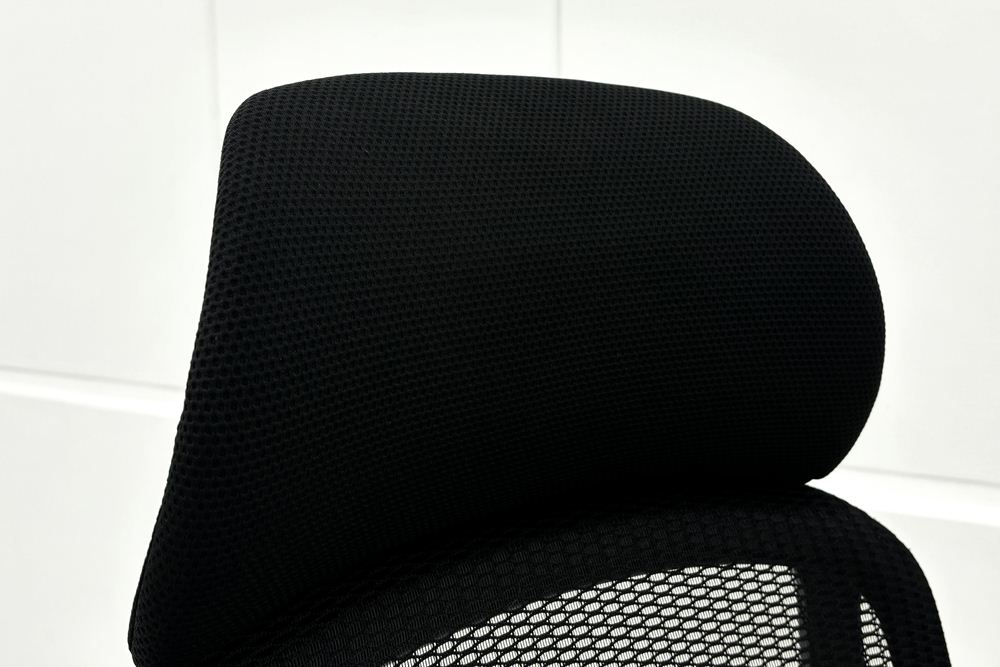 オカムラ シルフィーチェア 中古 2019年製 エクストラハイバック 可動肘 OKAMURA Sylphy 中古オフィス家具 ブラックの画像