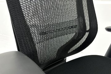 オカムラ シルフィーチェア 中古 2019年製 エクストラハイバック 可動肘 OKAMURA Sylphy 中古オフィス家具 ブラックの画像