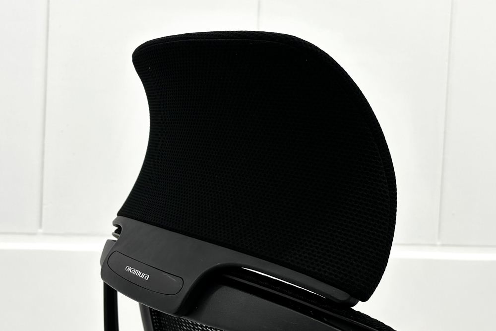 オカムラ シルフィーチェア 中古 2019年製 エクストラハイバック ヘッドレスト付 可動肘 OKAMURA Sylphy 中古オフィス家具 ブラックの画像