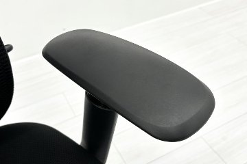 オカムラ シルフィーチェア 中古 2019年製 エクストラハイバック ヘッドレスト付 可動肘 OKAMURA Sylphy 中古オフィス家具 ブラックの画像