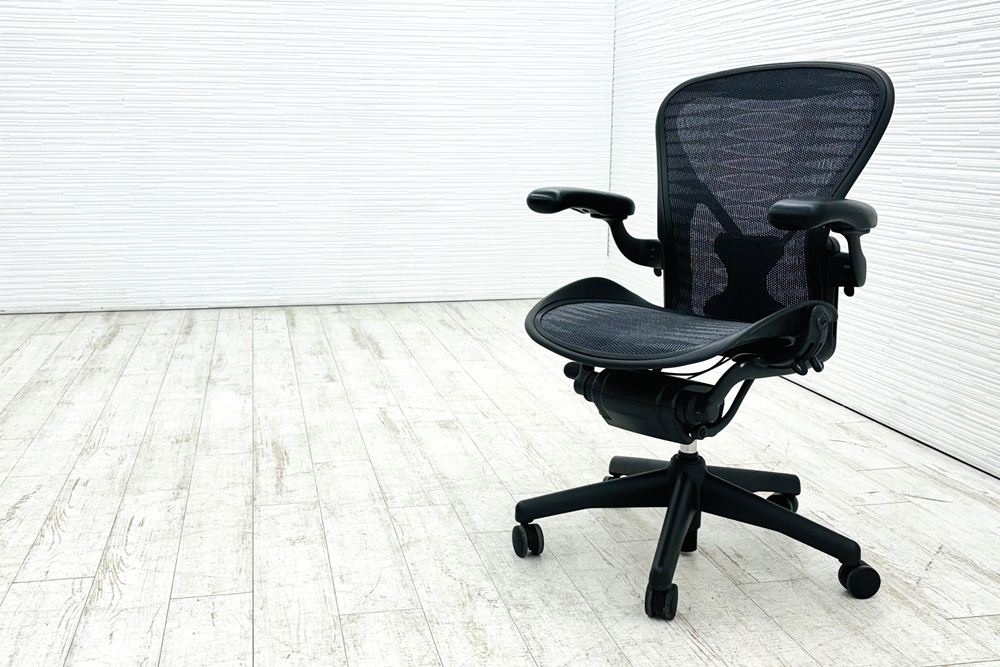 アーロンチェア 中古 Bサイズ フル装備 タキシードメッシュ ハーマンミラー Herman Miller Aeron Chairs 中古オフィス家具 肘レバーの画像