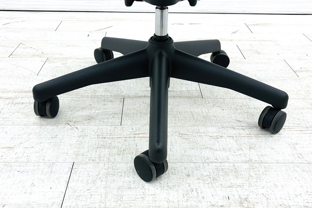 アーロンチェア 中古 Bサイズ フル装備 タキシードメッシュ ハーマンミラー Herman Miller Aeron Chairs 中古オフィス家具 肘レバーの画像