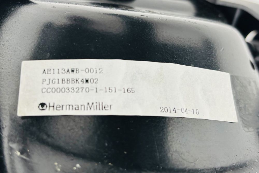 アーロンチェア 中古 Bサイズ フル装備 タキシードメッシュ ハーマンミラー Herman Miller Aeron Chairs 中古オフィス家具 肘レバーの画像