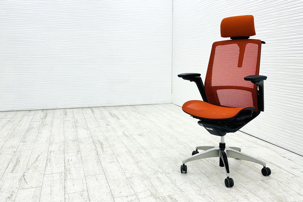 オカムラ フィノラチェア 中古 2020年製 エクストラハイバック 可動肘 メッシュ 中古オフィス家具 OKAMURA Finora C78BBR-F1F8 オレンジの画像