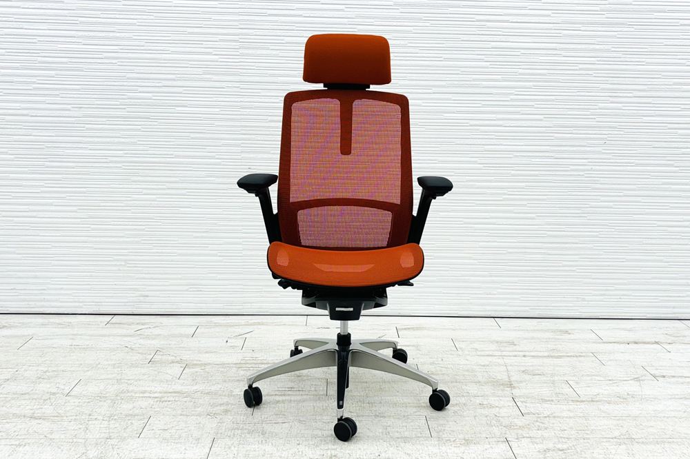 オカムラ フィノラチェア 中古 2020年製 エクストラハイバック 可動肘 メッシュ 中古オフィス家具 OKAMURA Finora C78BBR-F1F8 オレンジの画像