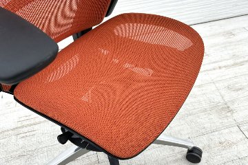 オカムラ フィノラチェア 中古 2020年製 エクストラハイバック 可動肘 メッシュ 中古オフィス家具 OKAMURA Finora C78BBR-F1F8 オレンジの画像