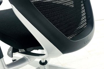 バロンチェア オカムラ 中古 ローバック OKAMURA Baron シルバーフレーム メッシュ 可動肘 中古オフィス家具 ブラックの画像