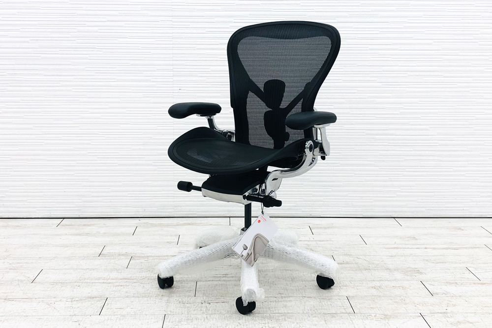 【未開封未使用品】 ハーマンミラー アーロンチェア リマスタード Bサイズフル装備 中古 中古オフィス家具 ポリッシュドアルミニウムベース ONYX オニキスブラック レザーアームの画像