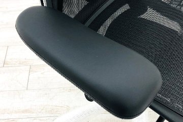 【未開封未使用品】 ハーマンミラー アーロンチェア リマスタード Bサイズフル装備 中古 中古オフィス家具 ポリッシュドアルミニウムベース ONYX オニキスブラック レザーアームの画像