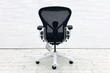 【未開封未使用品】 ハーマンミラー アーロンチェア リマスタード Bサイズフル装備 中古 中古オフィス家具 ポリッシュドアルミニウムベース ONYX オニキスブラック レザーアームの画像